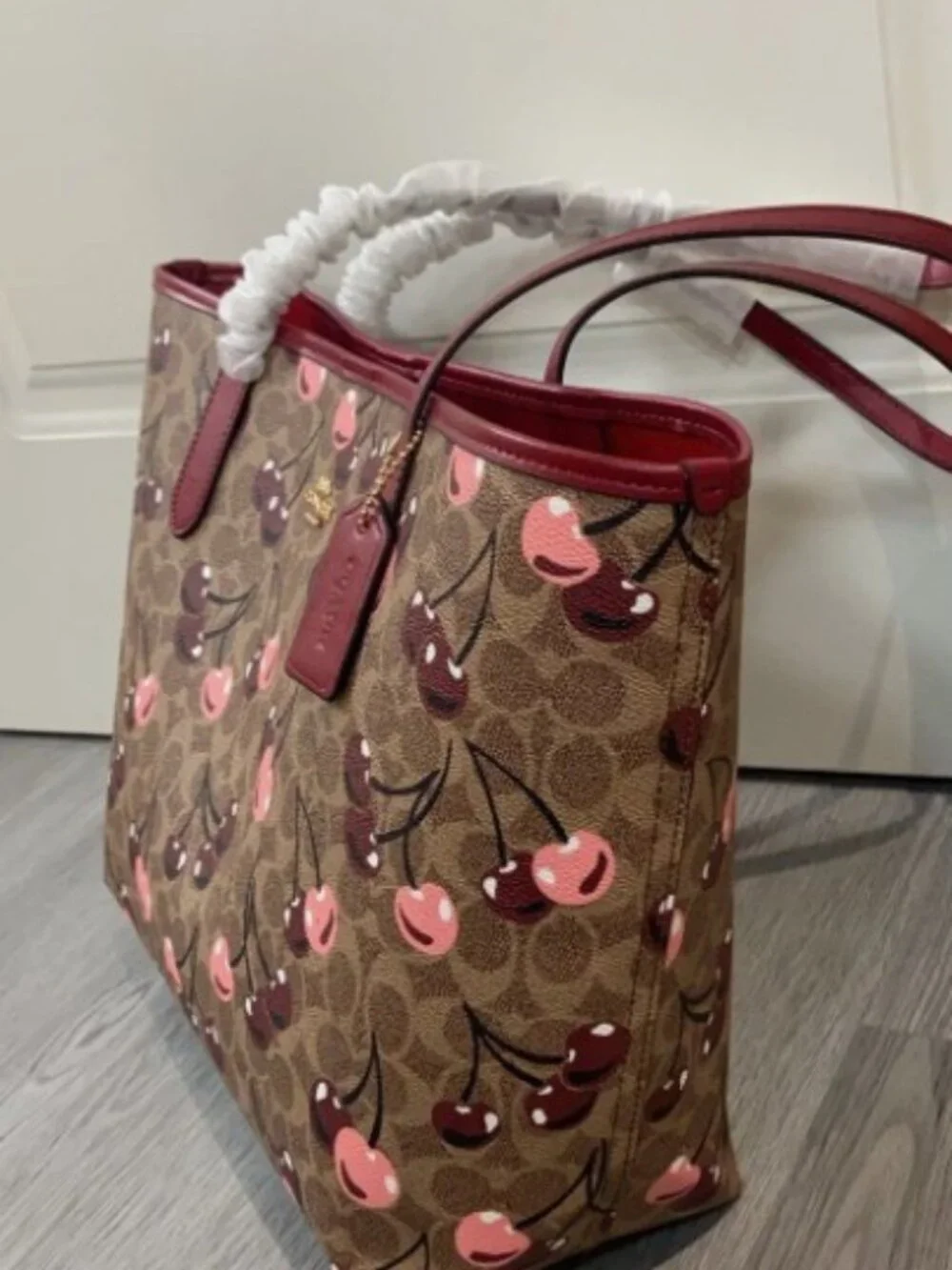 COACH Gallery Tote Bag in Signature Canvas with Cherry Print - Picture 2 of 8